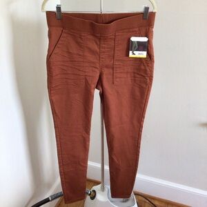 NWT No Boundaries Mid Rise Pull-on Jegging